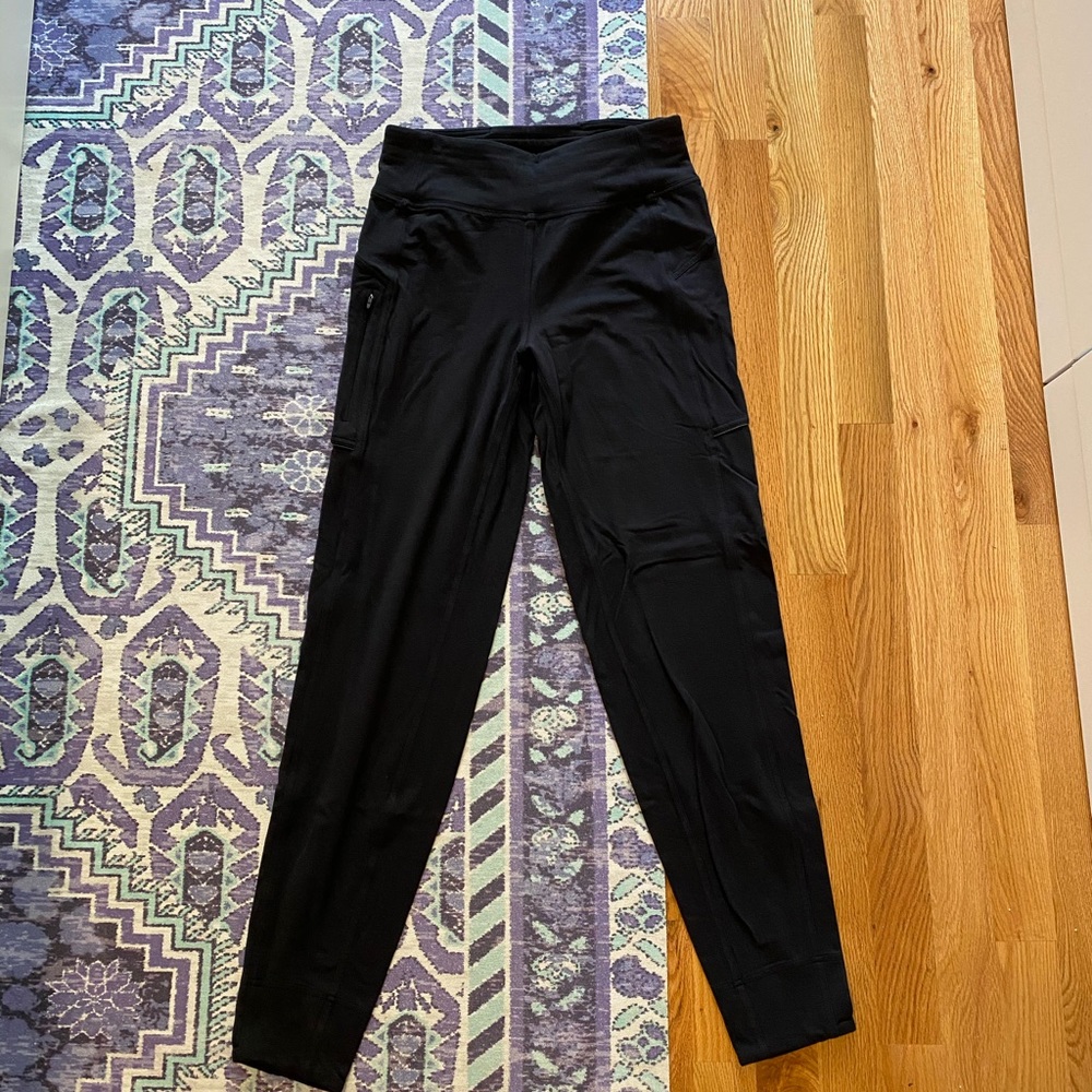 Lululemon Joggers, size 4